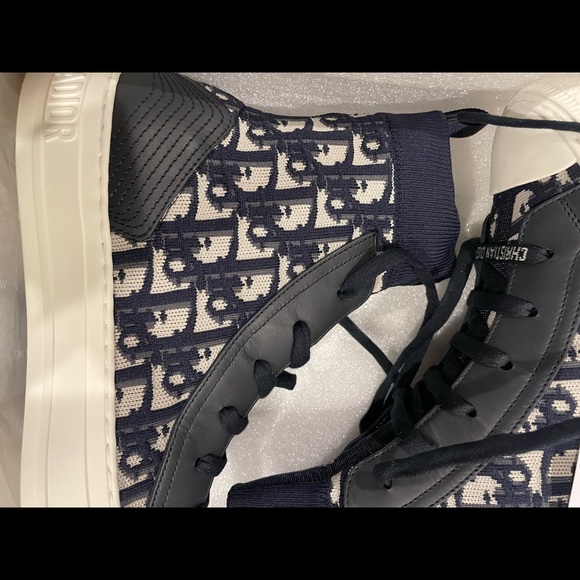 Worn once 10/10 condition comes with everything, - Picture 1 of 6